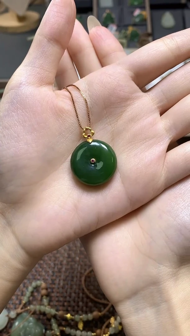 颈饰18K金镶嵌和田玉么*天然和田玉碧玉平安扣