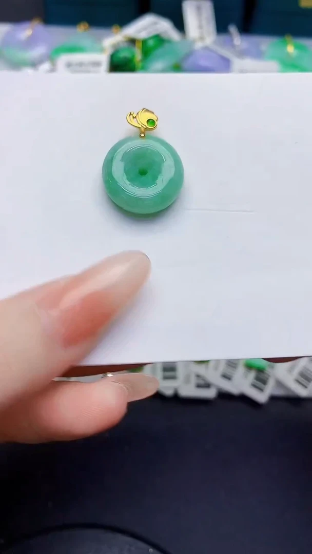 颈饰未镶嵌翡翠缅甸天然翡翠A货