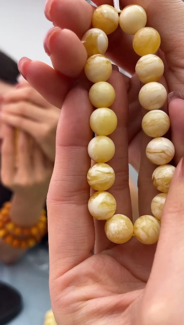 未镶嵌琥珀珠宝奇石假一罚十，011.10多样性发一件