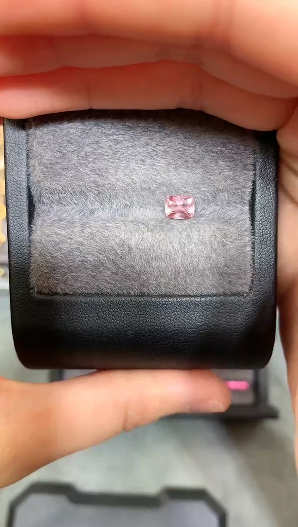 【闪购商品】尖晶石裸石未镶嵌枕型 香槟色调 0.93ct