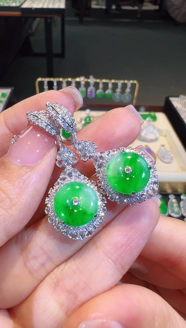 【闪购商品】翡翠耳饰18K金镶嵌翡翠