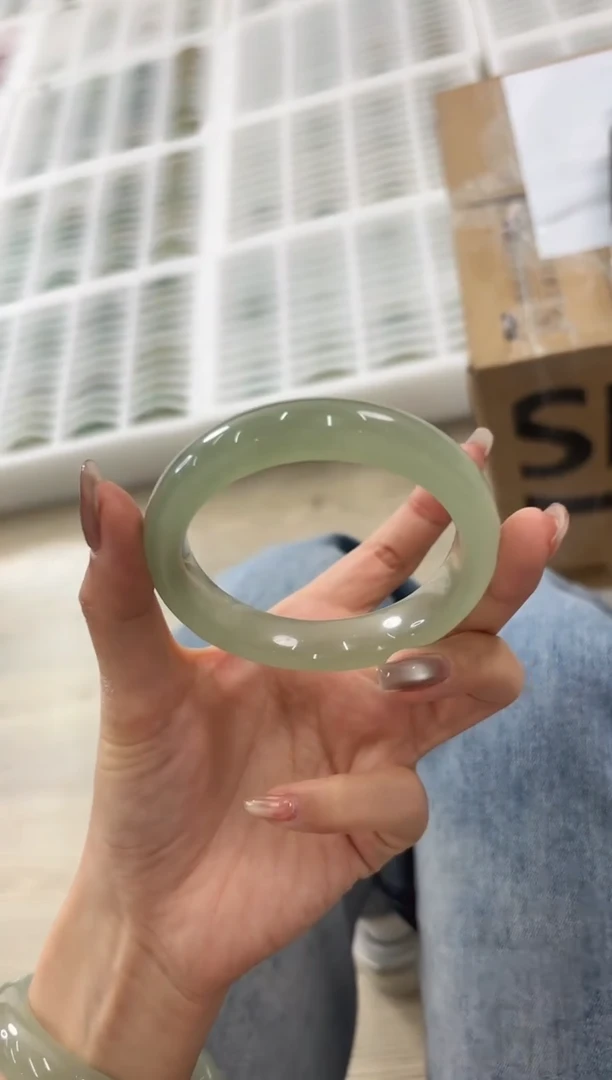 未镶嵌手镯石英质玉31-60D