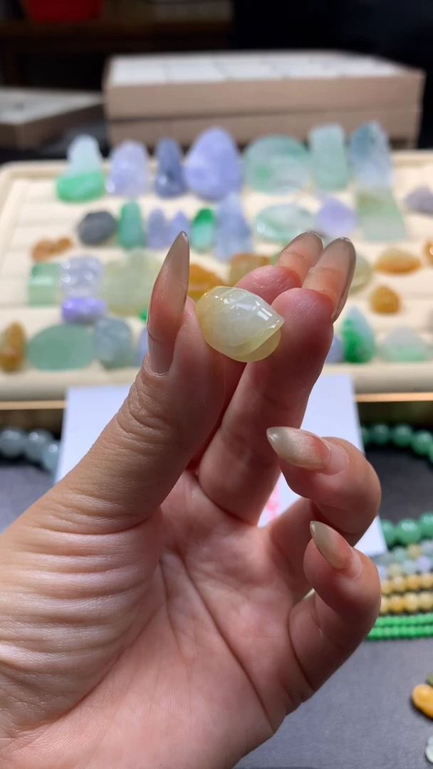 【闪购商品】定制翡翠未镶嵌翡翠