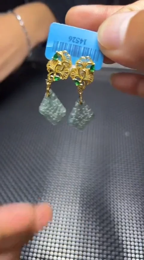 未镶嵌定制翡翠吊坠