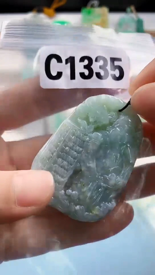 翡翠未镶嵌颈饰天然翡翠吊坠挂件
