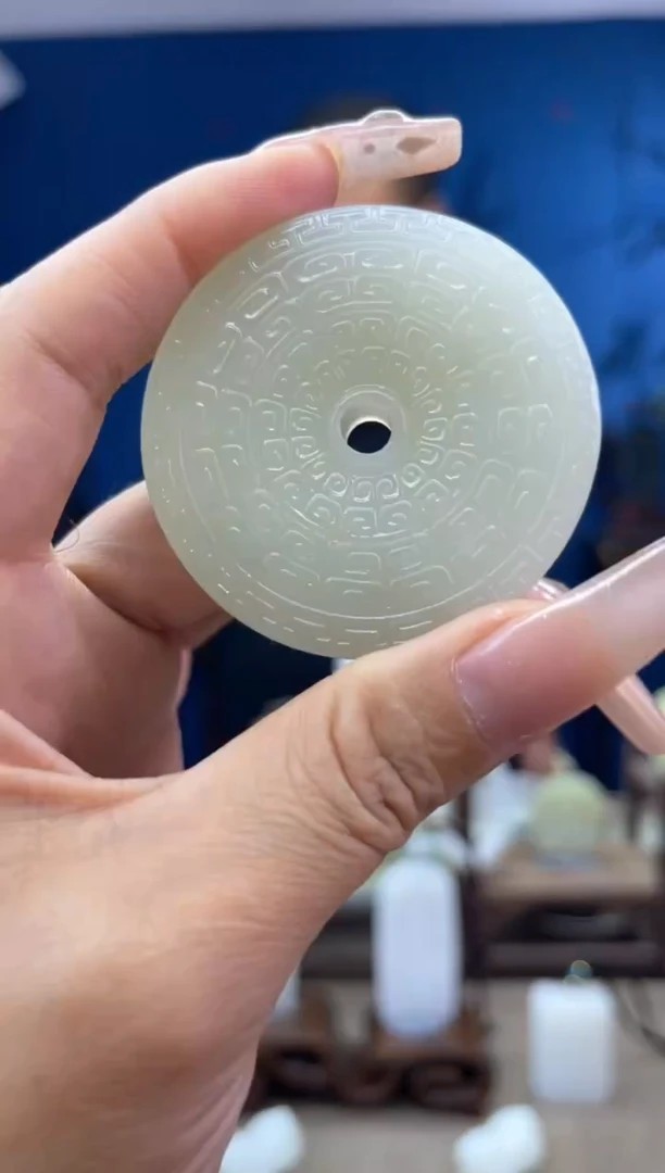 和田玉未镶嵌颈饰1