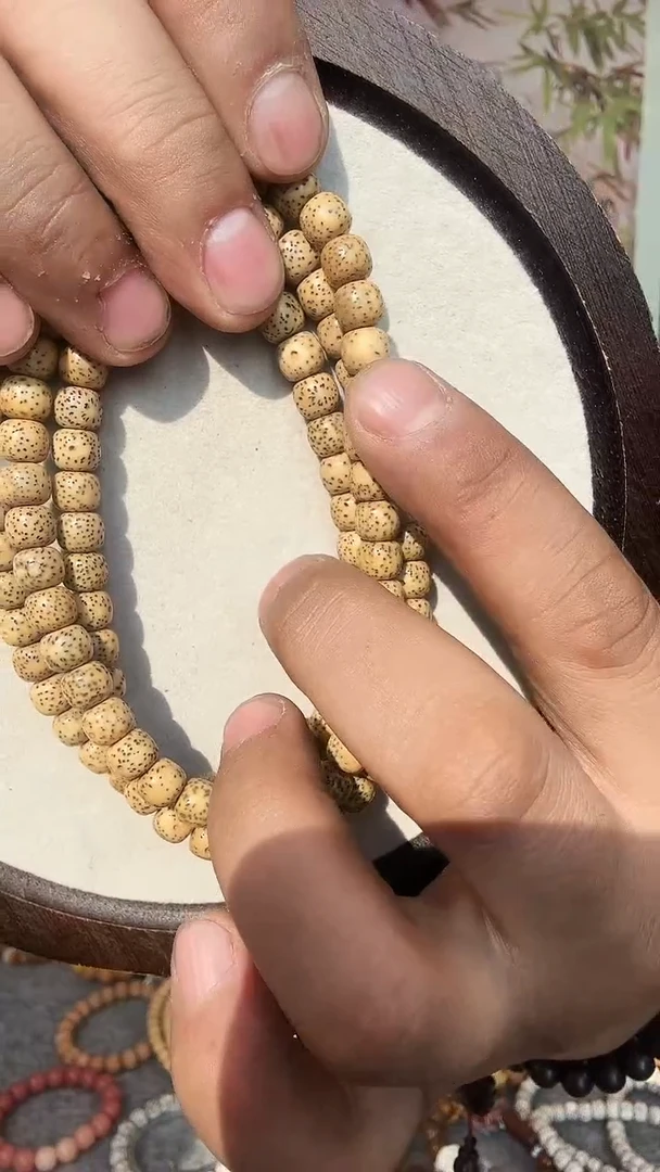 手串星月菩提鸡油黄天珠