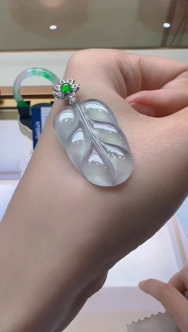 【闪购商品】翡翠吊坠(不含链)18K金镶嵌多样性团购发一件