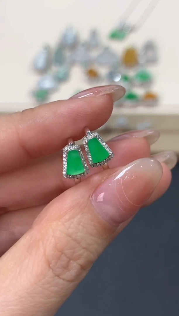 翡翠18K金镶嵌耳饰耳饰3800