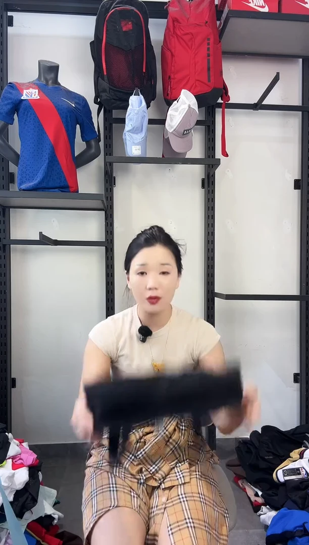 228 ·编码 耐克卫衣服饰过款为准 尺码·