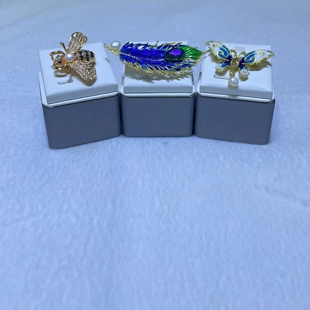 【刁总专属福利】无核胸针！