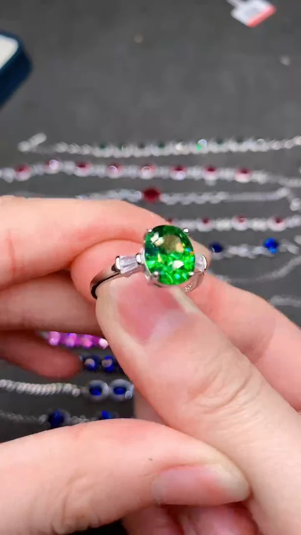 【闪购商品】石榴石（沙弗莱）戒指银S925镶嵌......
