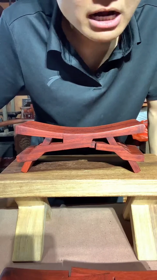 非洲紫檀（红花梨）瑕疵鲁班凳