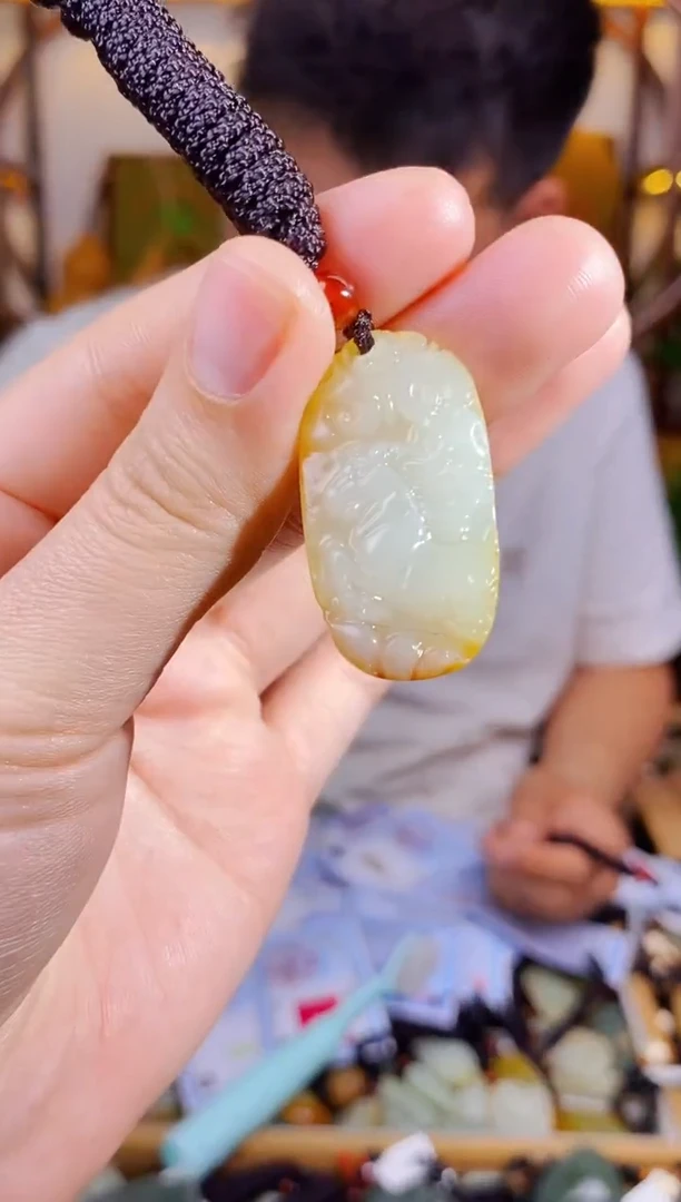 和田玉未镶嵌颈饰1