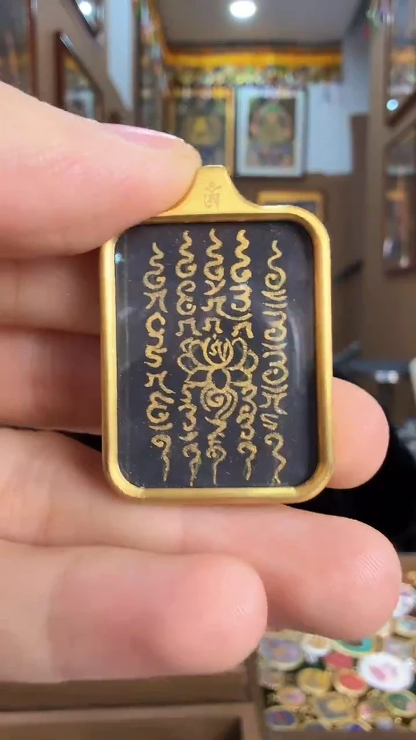 吊坠五条经文-纯手绘矿物原料唐卡