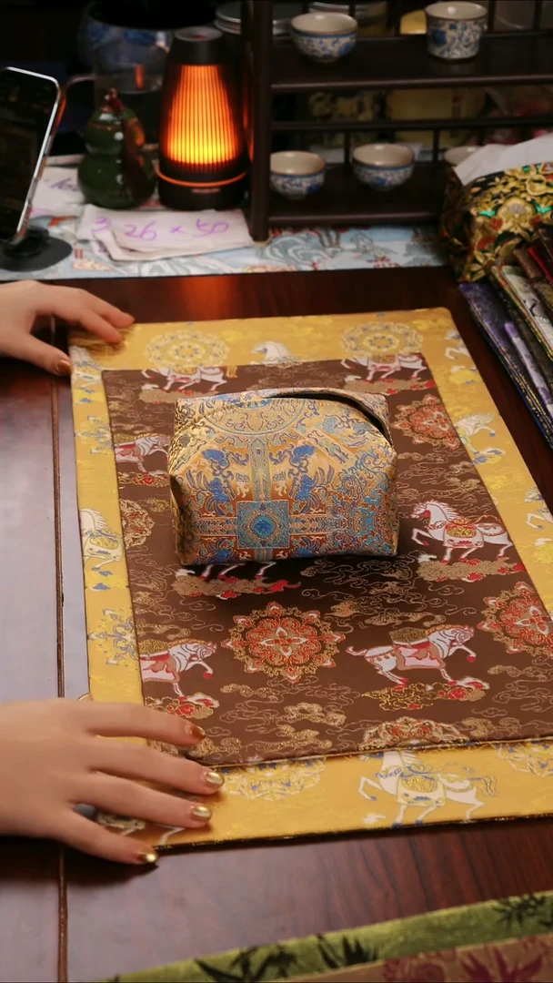 【八达井纹黄纸巾套长16宽10高7】