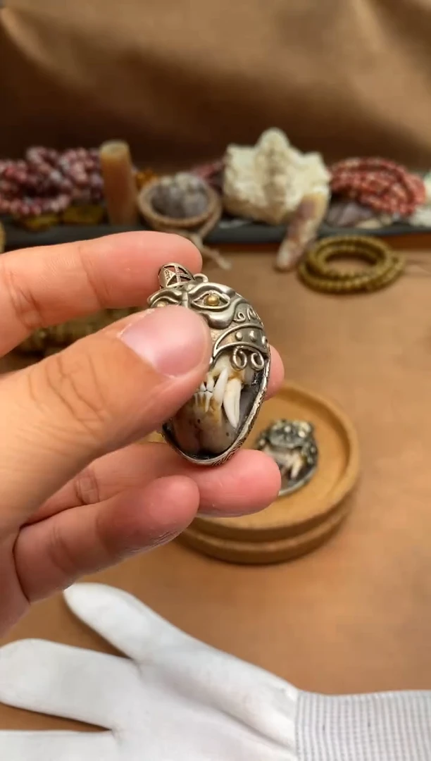 其他牛骨木*人杂件254-尸驼林吊坠