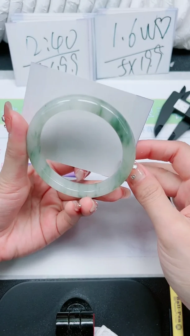 【闪购商品】石英质玉手镯未镶嵌261