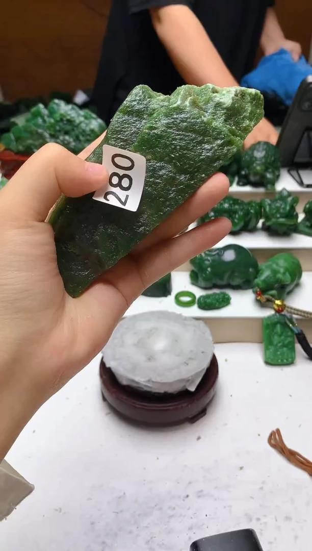 未镶嵌和田玉（碧玉）珠宝半成品1