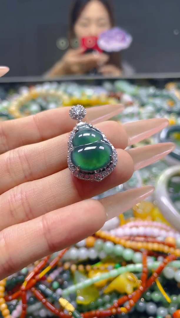 颈饰未镶嵌翡翠/U/翡翠A货，一件也是批发价