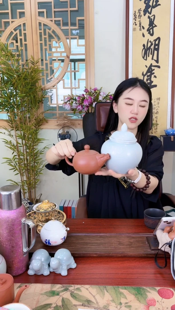 茶叶罐装老白茶+紫砂壶