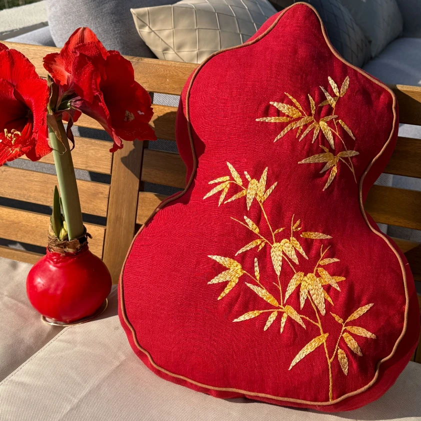 亚麻小葫芦抱枕50X33CM