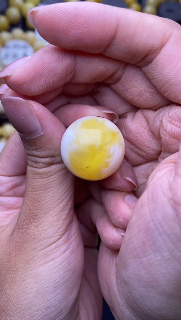 裸石琥珀未镶嵌23.8mm+大小姐珠宝110