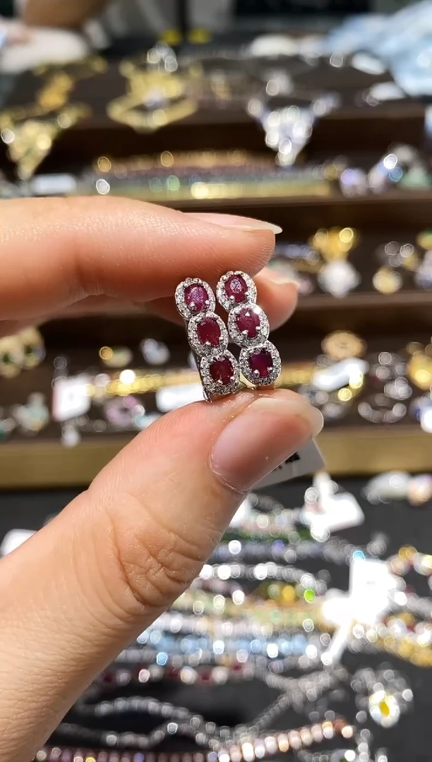 【闪购商品】红宝石耳饰银S925镶嵌耳钉