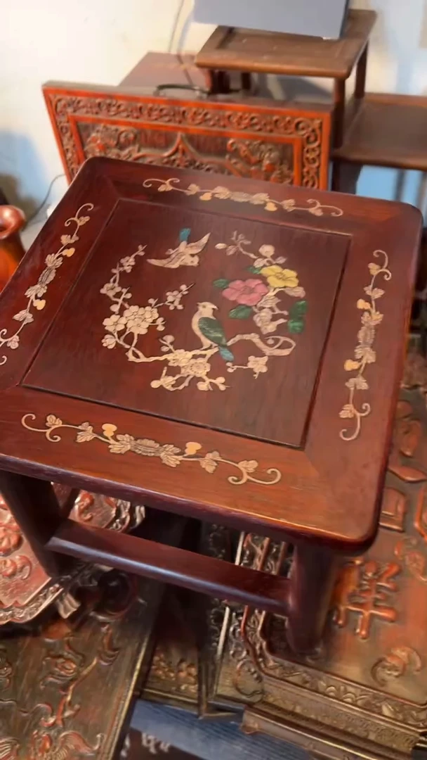 非洲紫檀（红花梨）凳子28x28x30cm