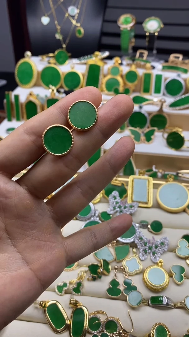 钛钢无圆时尚耳钉