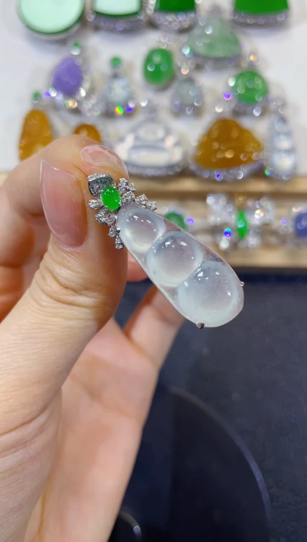 吊坠(不含链)18K金镶嵌翡翠团购3