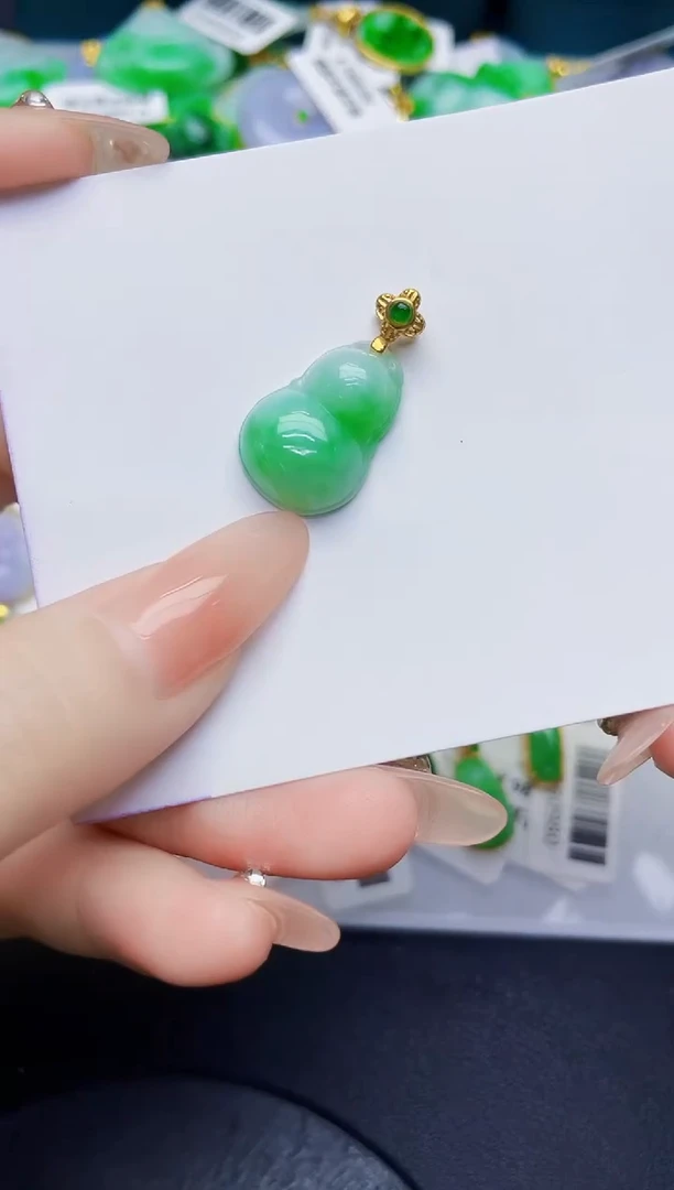 颈饰未镶嵌翡翠缅甸天然翡翠A货