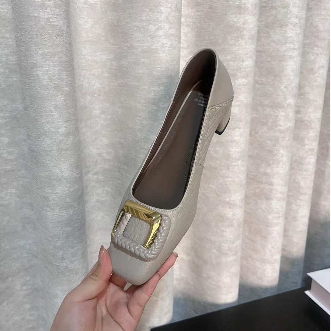 【跟高3cm】2025秋季编织压花气质百搭方头软底软面搭扣低跟单鞋