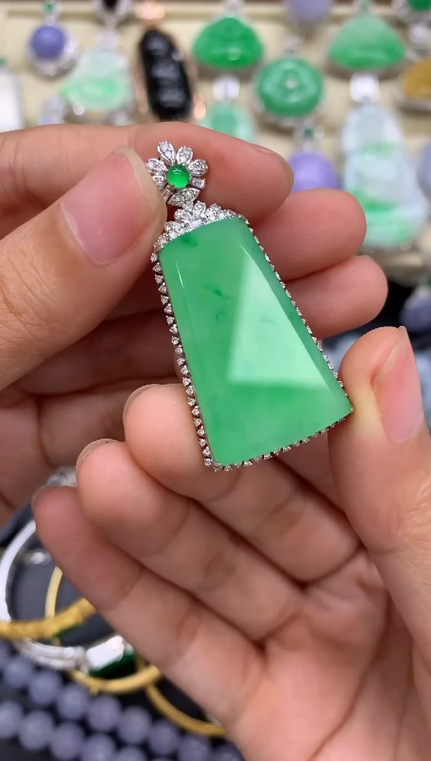 翡翠18K金镶嵌颈饰458-中国好珍宝