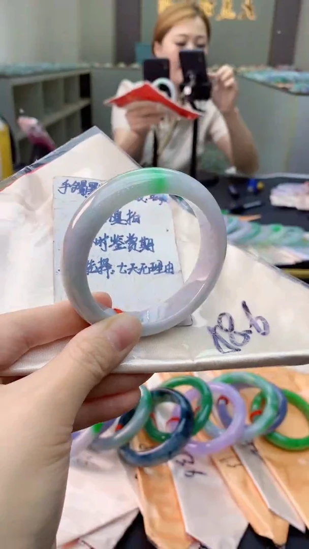 未镶嵌手镯翡翠0483468274