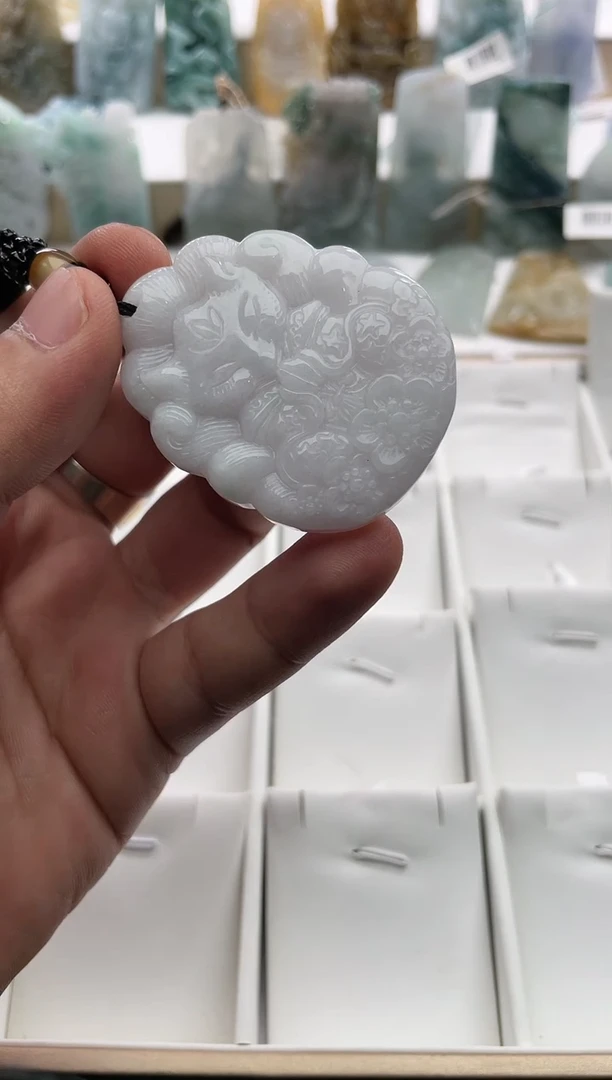 【闪购商品】翡翠颈饰未镶嵌..../1/18/ 259