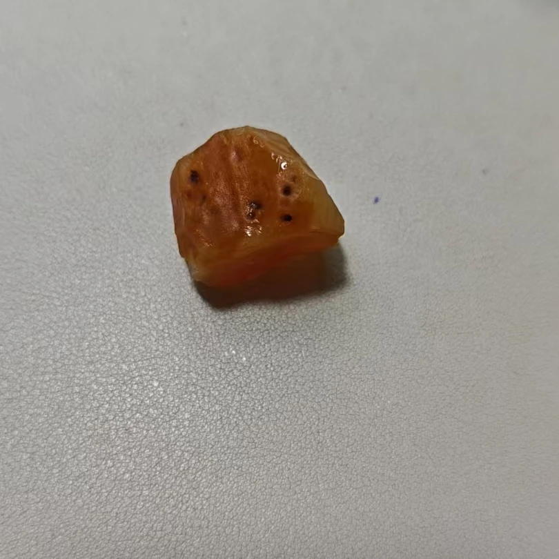 琥珀蜜蜡原石定制