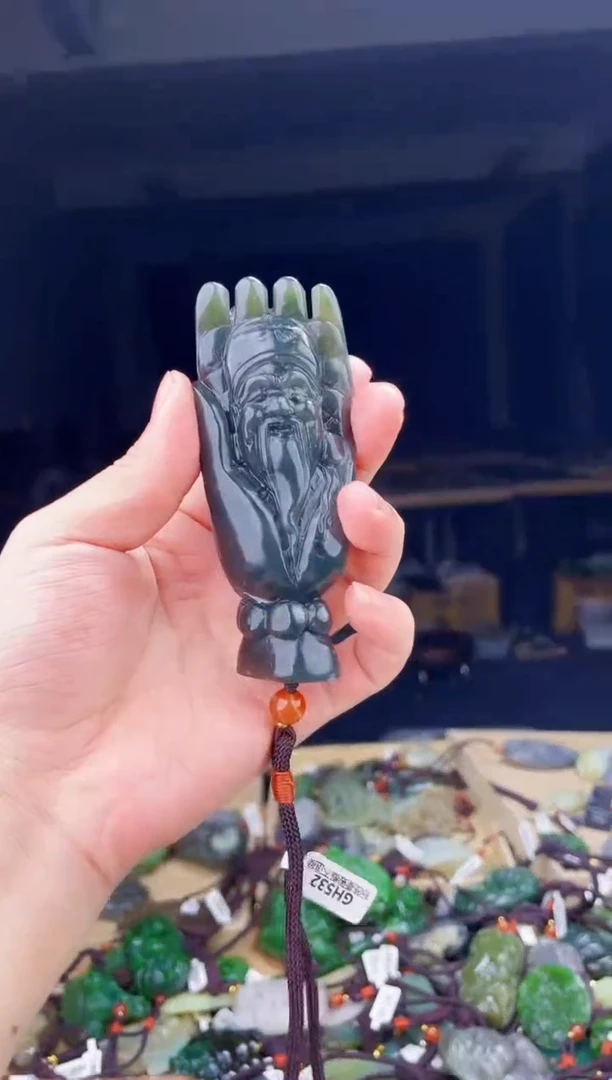 颈饰未镶嵌和田玉1