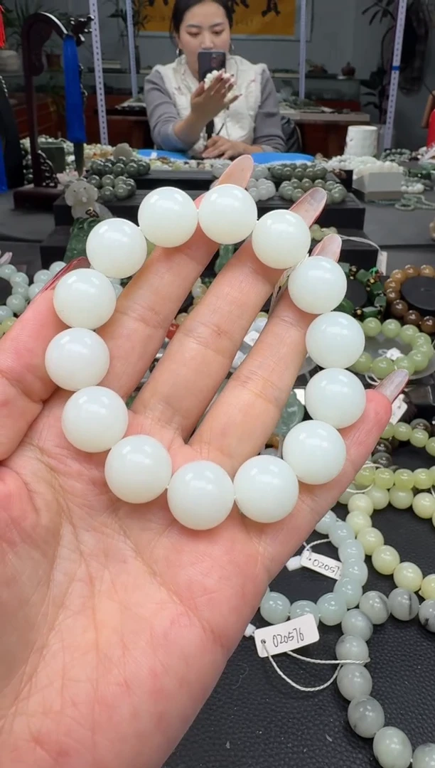 未镶嵌手链和田玉新疆且末金山白玉卡16