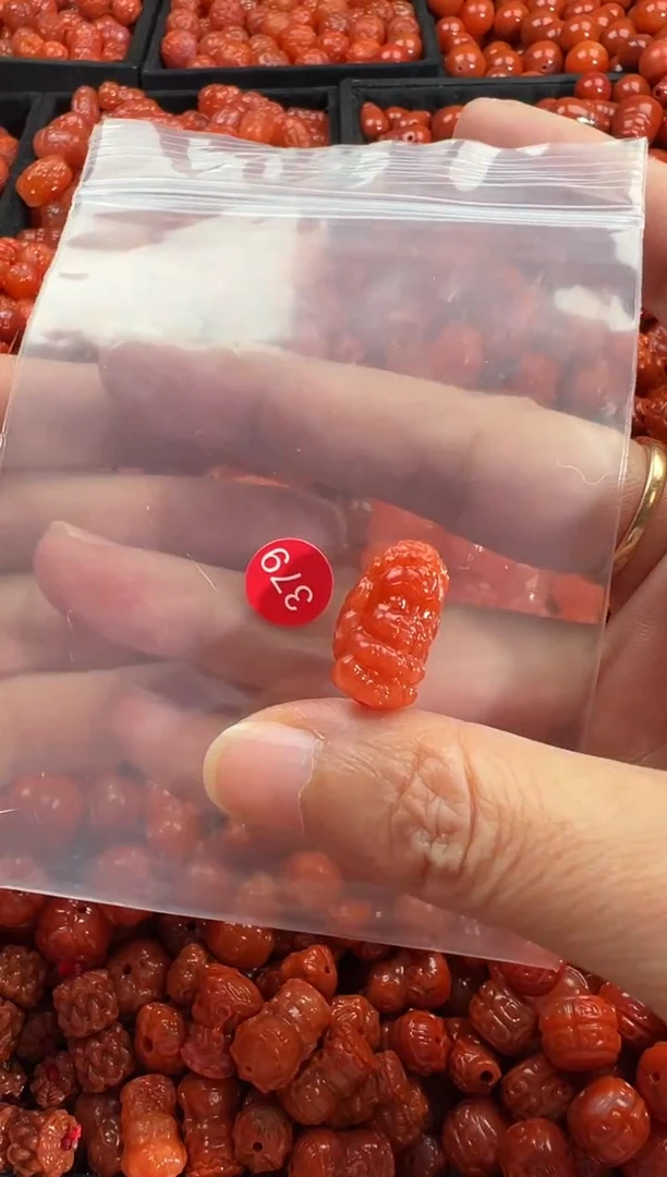 颈饰未镶嵌南红玛瑙1