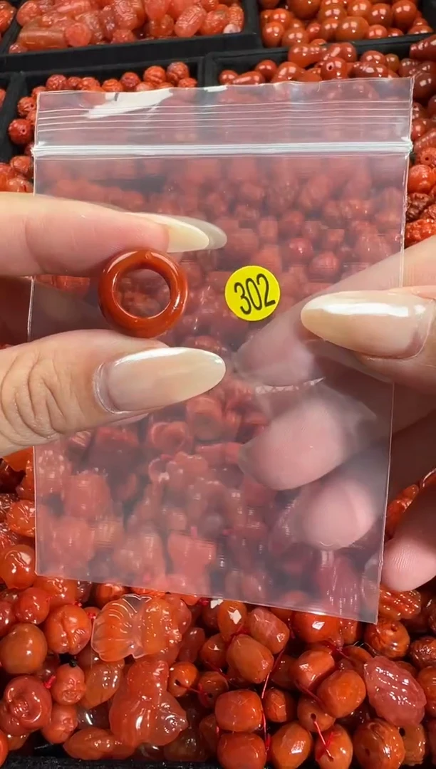 颈饰未镶嵌南红玛瑙1