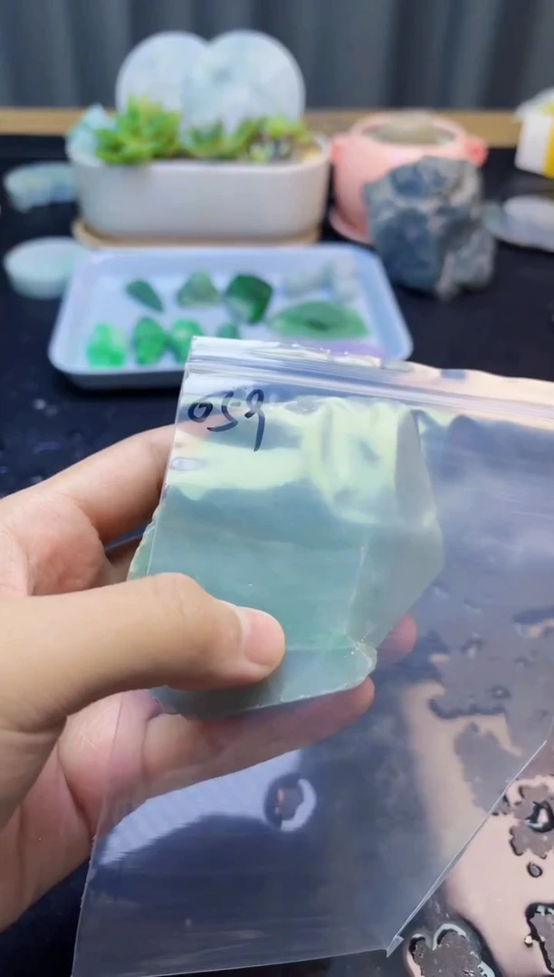 翡翠未镶嵌颈饰怪*萌059天然缅甸A货翡翠