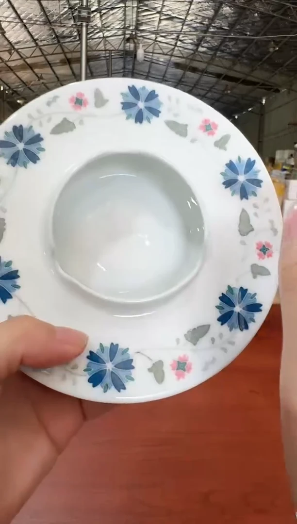 062函夏非遗釉下五彩花卉异形烟灰缸