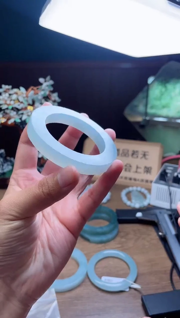 【闪购商品】定制翡翠手镯未镶嵌定制