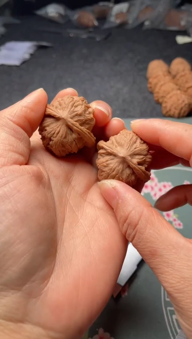 把件文玩核桃w128  野狼 36尺