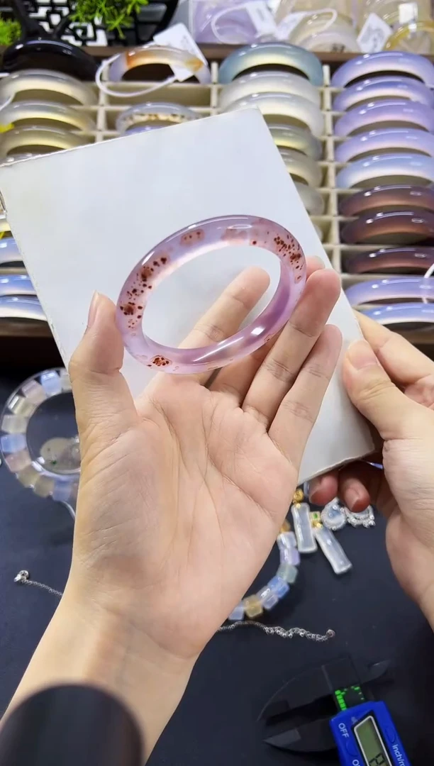 玛瑙/玉髓手镯未镶嵌55.5圈口天然紫花意境