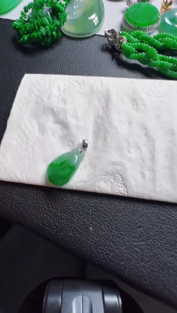 吊坠(不含链)18K金镶嵌翡翠980