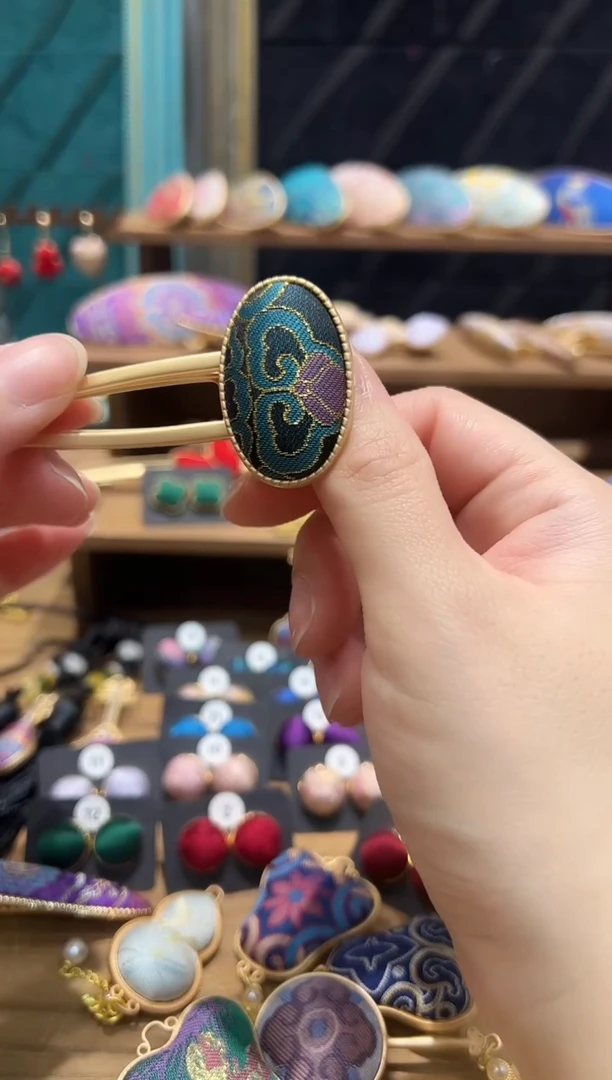 【闪购商品】【孤品款2.9】大小团纹小椭圆鸭嘴夹