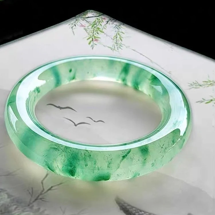 正品天然翡翠冰阳绿飘花翡翠色圆条美人镯