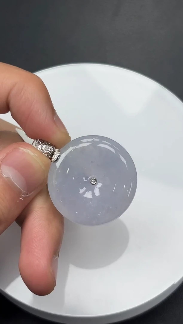 颈饰18K金镶嵌翡翠平安扣